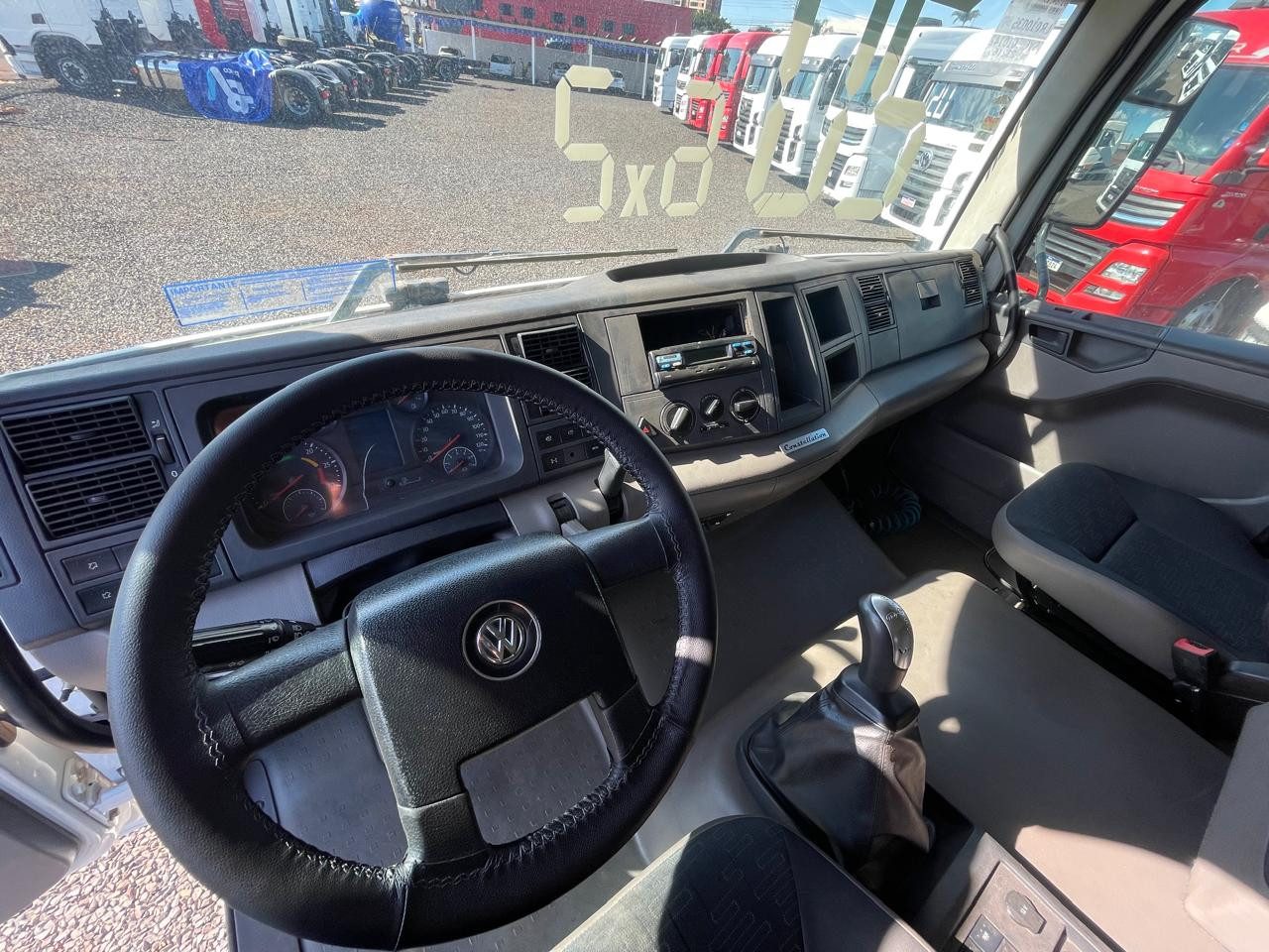VOLKSWAGEN 25-360 Constel. 6x2 Tractor 2p (die)(E5) - foto 4