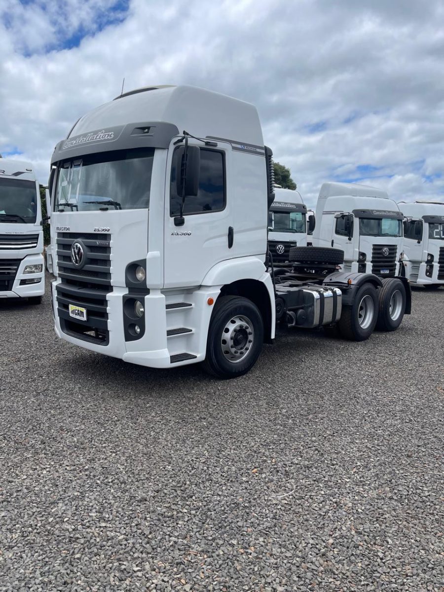 VOLKSWAGEN 25-360 Constel. 6x2 Tractor 2p (die)(E5) - foto 1