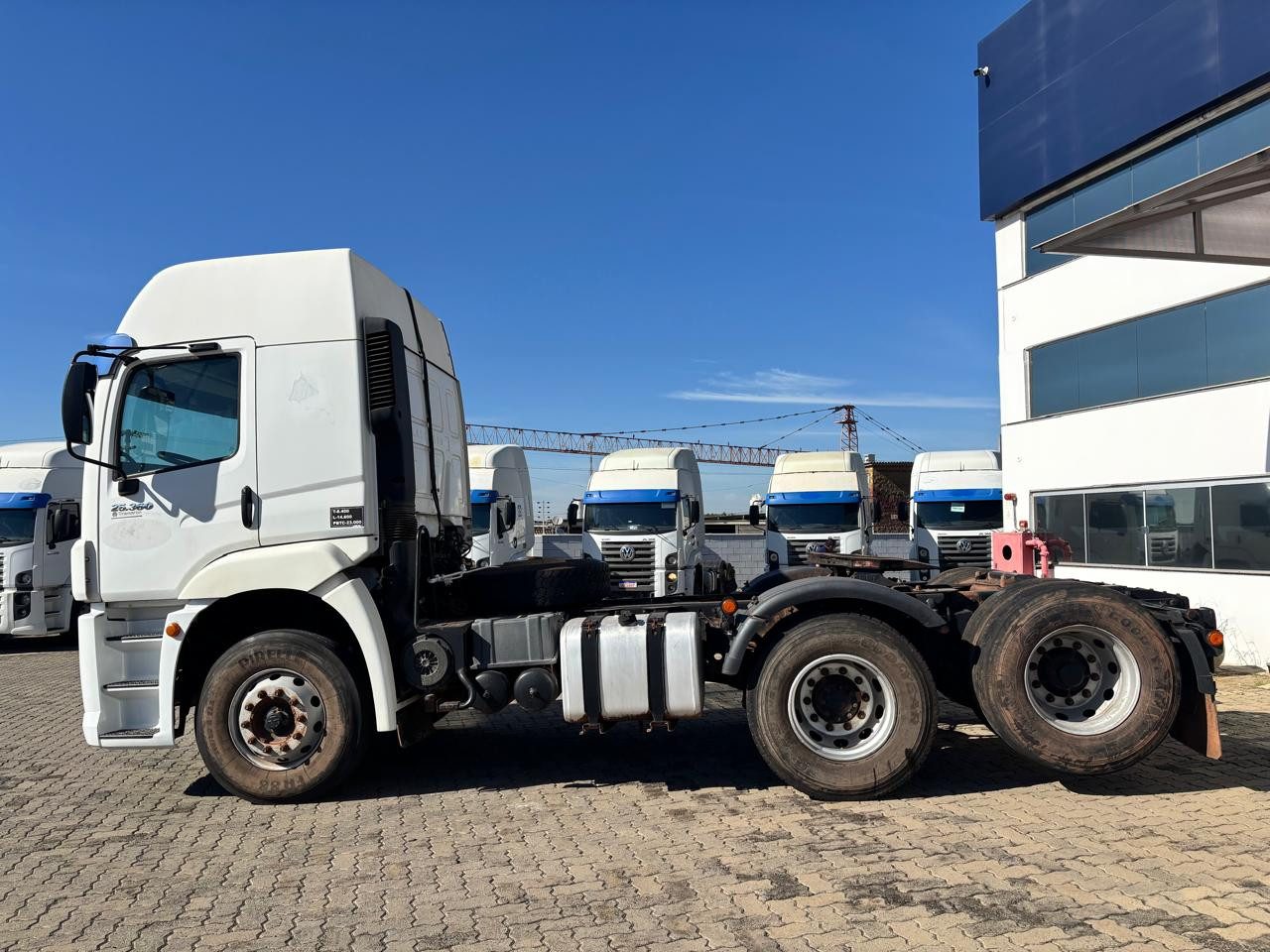 VOLKSWAGEN 25-360 Constel. 6x2 Tractor 2p (die)(E5) - foto 3