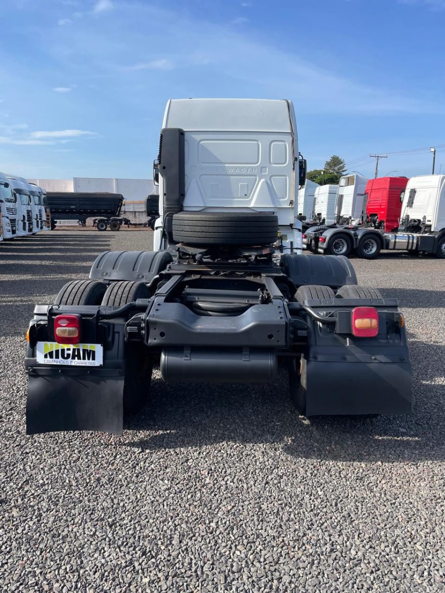 VOLKSWAGEN 25-360 Constel. 6x2 Tractor 2p (die)(E5) - foto 3