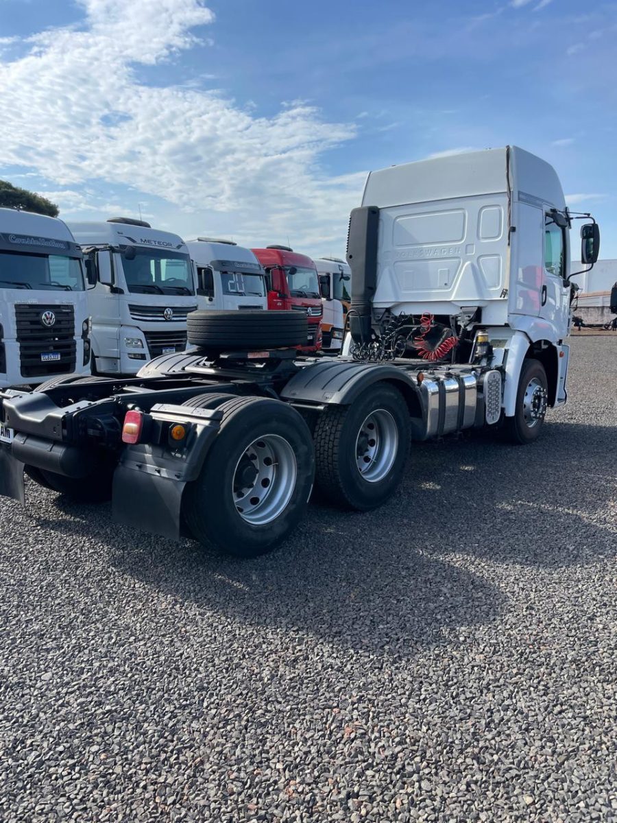 VOLKSWAGEN 25-360 Constel. 6x2 Tractor 2p (die)(E5) - foto 5