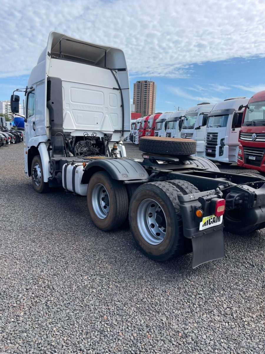 VOLKSWAGEN 25-360 Constel. 6x2 Tractor 2p (die)(E5) - foto 1