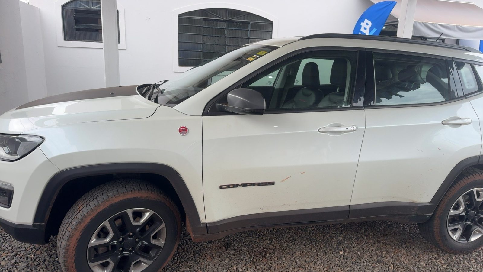 Jeep COMPASS TRAILHAWK 2.0 4x4 Dies. 16V Aut. - foto 2