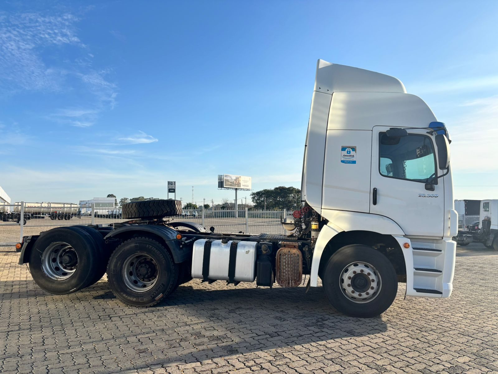 VOLKSWAGEN 25-360 Constel. 6x2 Tractor 2p (die)(E5) - foto 7