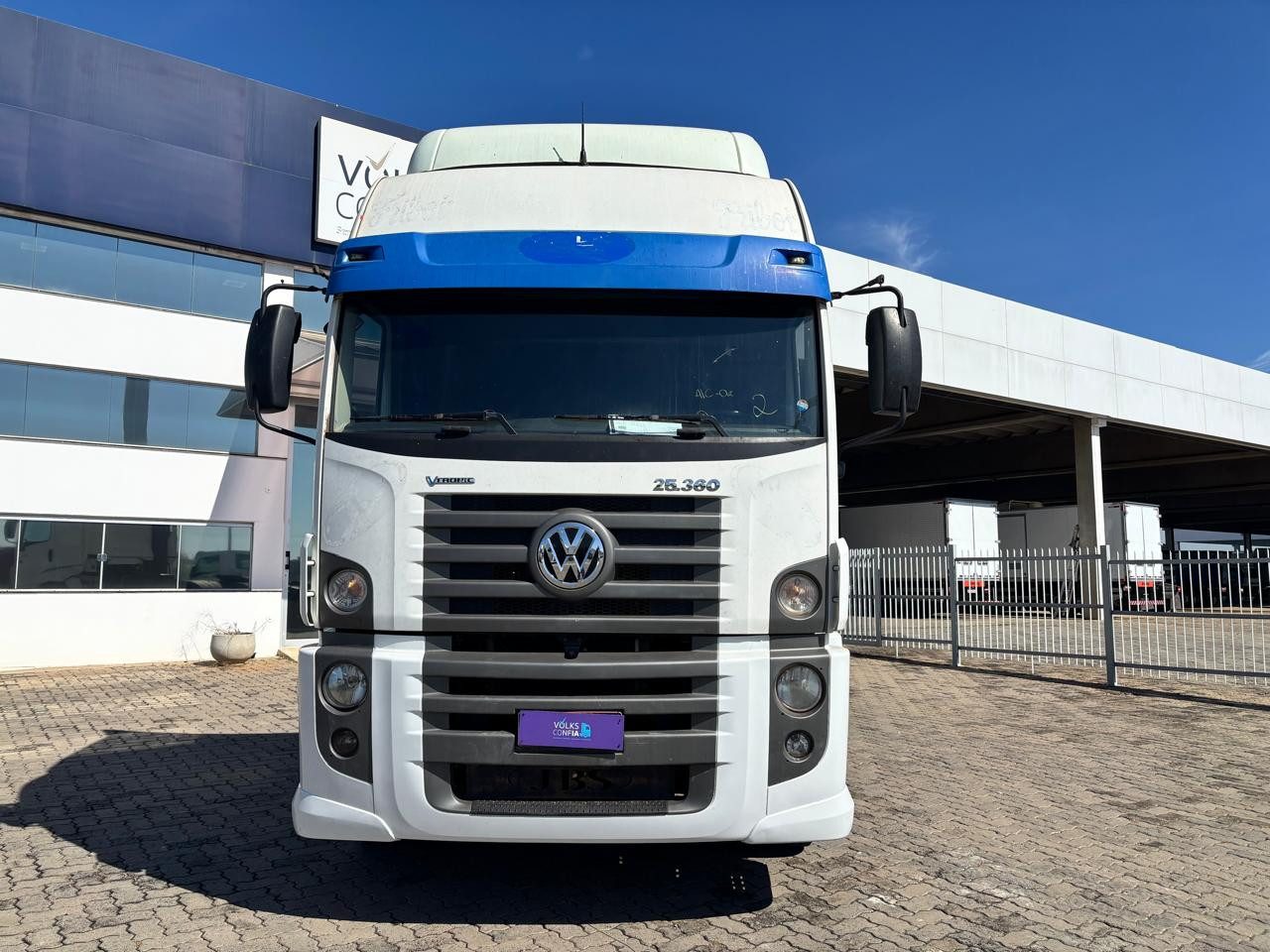 VOLKSWAGEN 25-360 Constel. 6x2 Tractor 2p (die)(E5) - foto 1