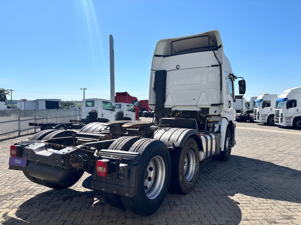 VOLKSWAGEN 25-360 Constel. 6x2 Tractor 2p (die)(E5) - foto 6