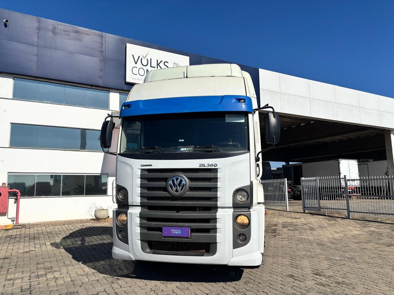 VOLKSWAGEN 25-360 Constel. 6x2 Tractor 2p (die)(E5) - foto 1