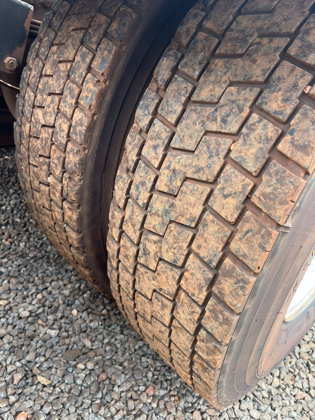 VOLKSWAGEN 25-360 CONSTEL. 6X2 TRACTOR 2P (DIE)(E5) - foto 1