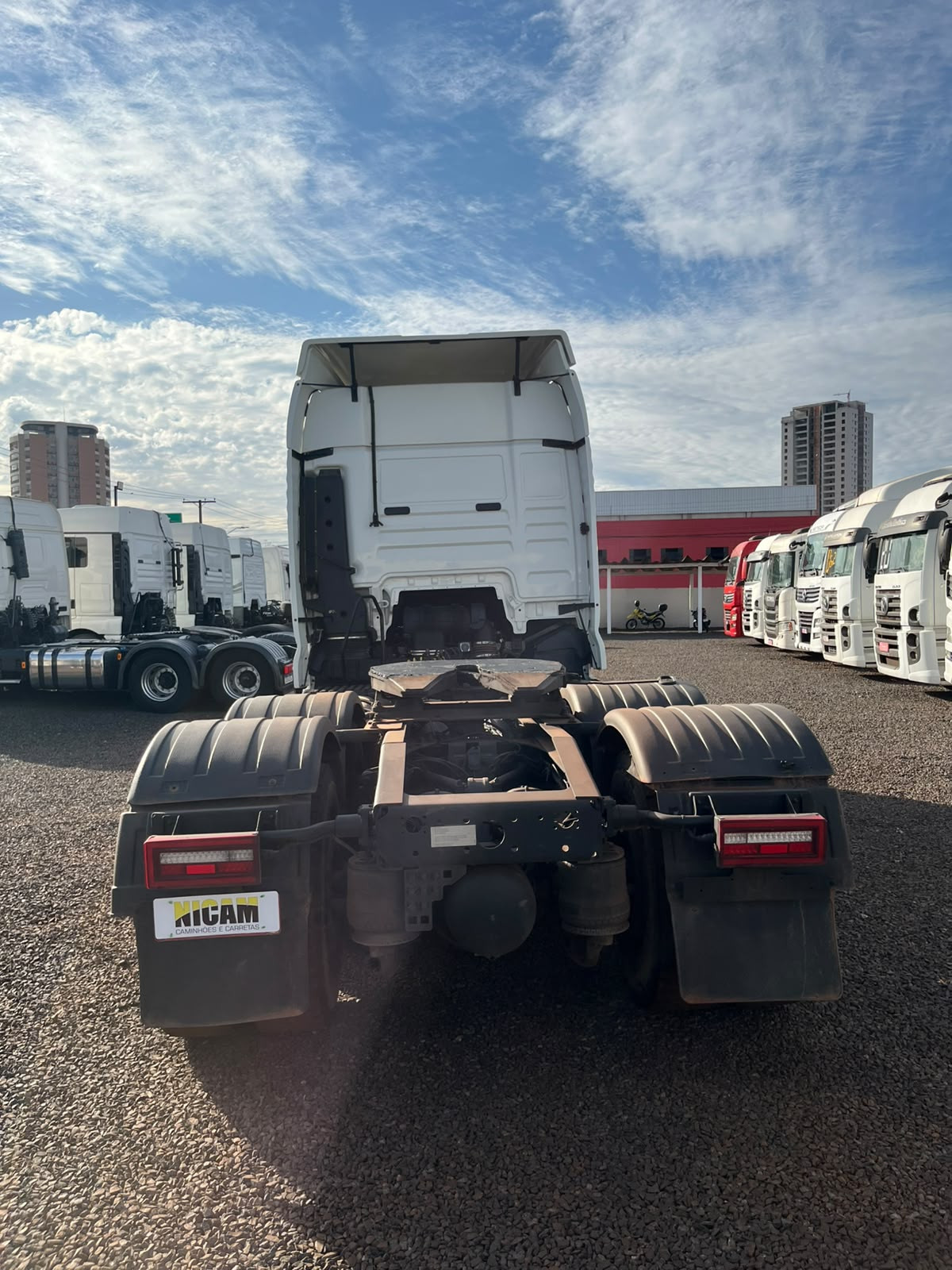 VOLKSWAGEN VOLKSWAGEN/29.520 METEOR 6X4 - foto 4