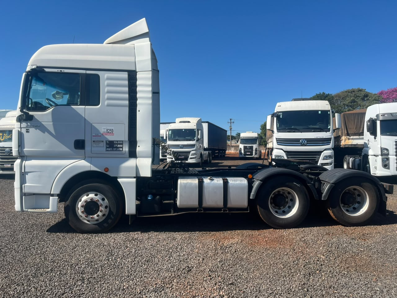 VOLKSWAGEN VOLKSWAGEN/29.520 METEOR 6X4 - foto 4