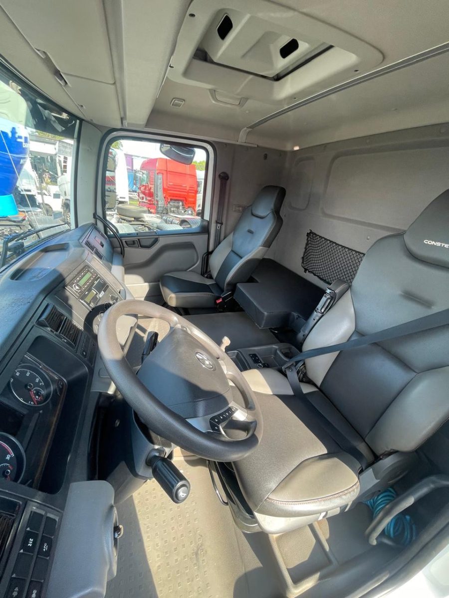 VOLKSWAGEN 33.480 Constellation 6x4 2p (diesel)(E6) - foto 6