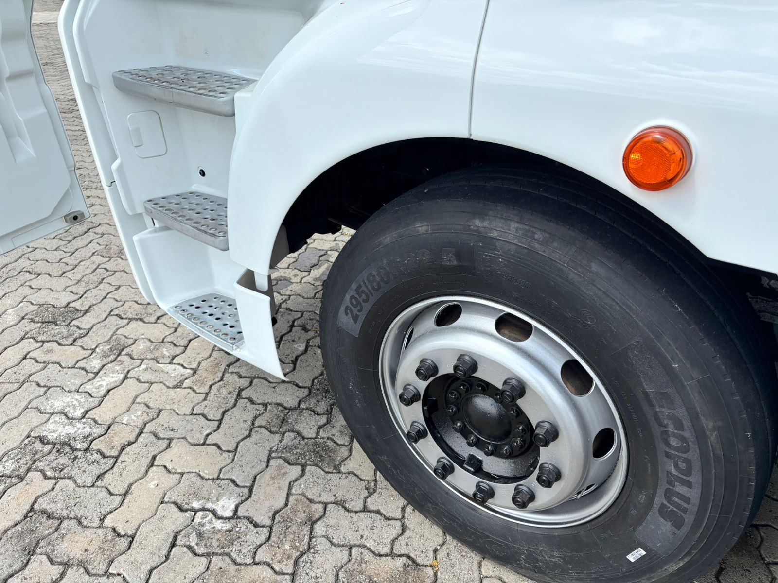 VOLKSWAGEN Meteor 29.530 6x4 2p (diesel)(E6) - foto 2