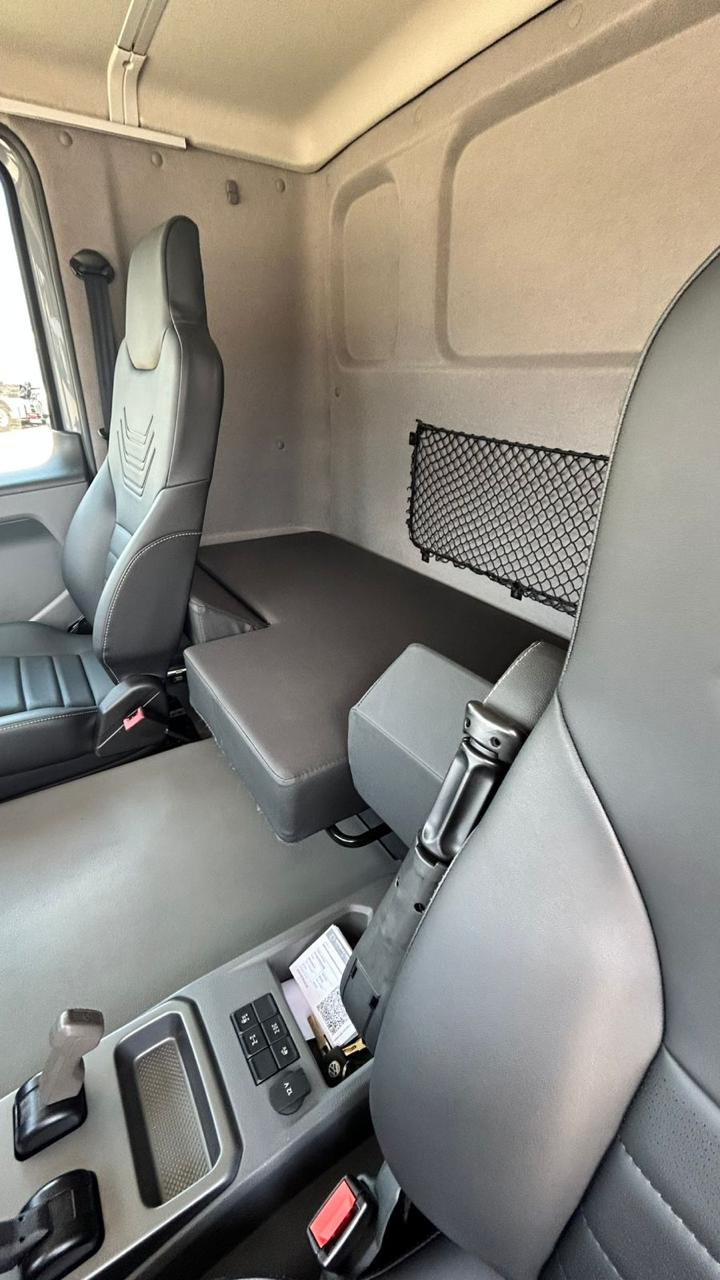 VOLKSWAGEN 33.480 Constellation 6x4 2p (diesel)(E6) - foto 4